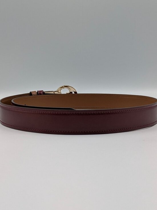 Gucci Women’s Reversible Plutone Interlocking G Buckle Calfskin Belt Burgundy Ta main image 10